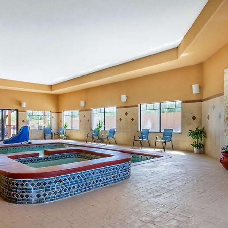 Best Western Plus Lytle Inn And Suites Exteriér fotografie