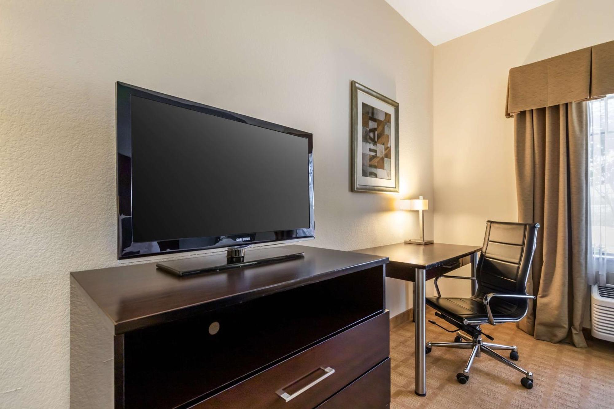 Best Western Plus Lytle Inn And Suites Exteriér fotografie