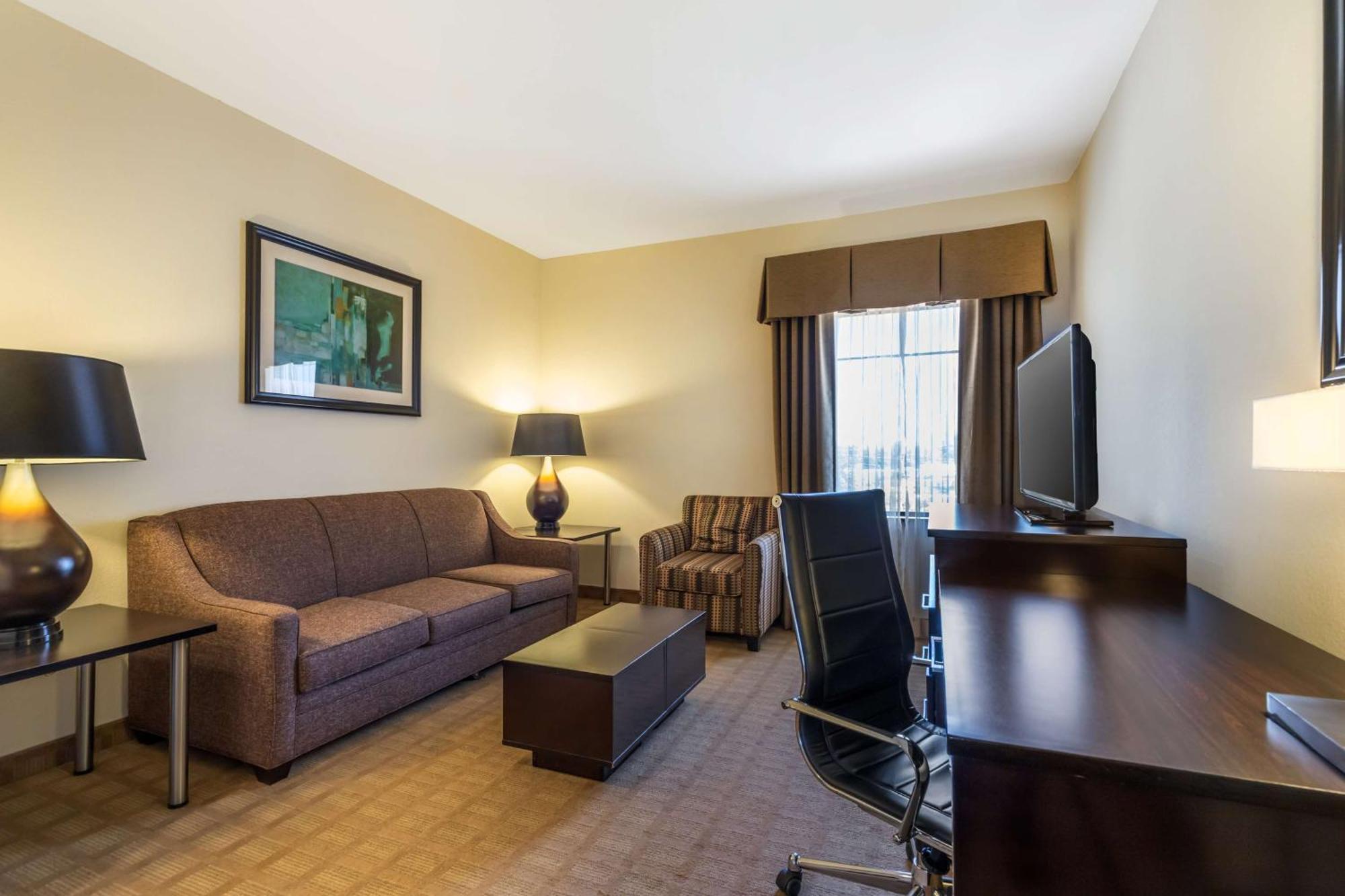 Best Western Plus Lytle Inn And Suites Exteriér fotografie