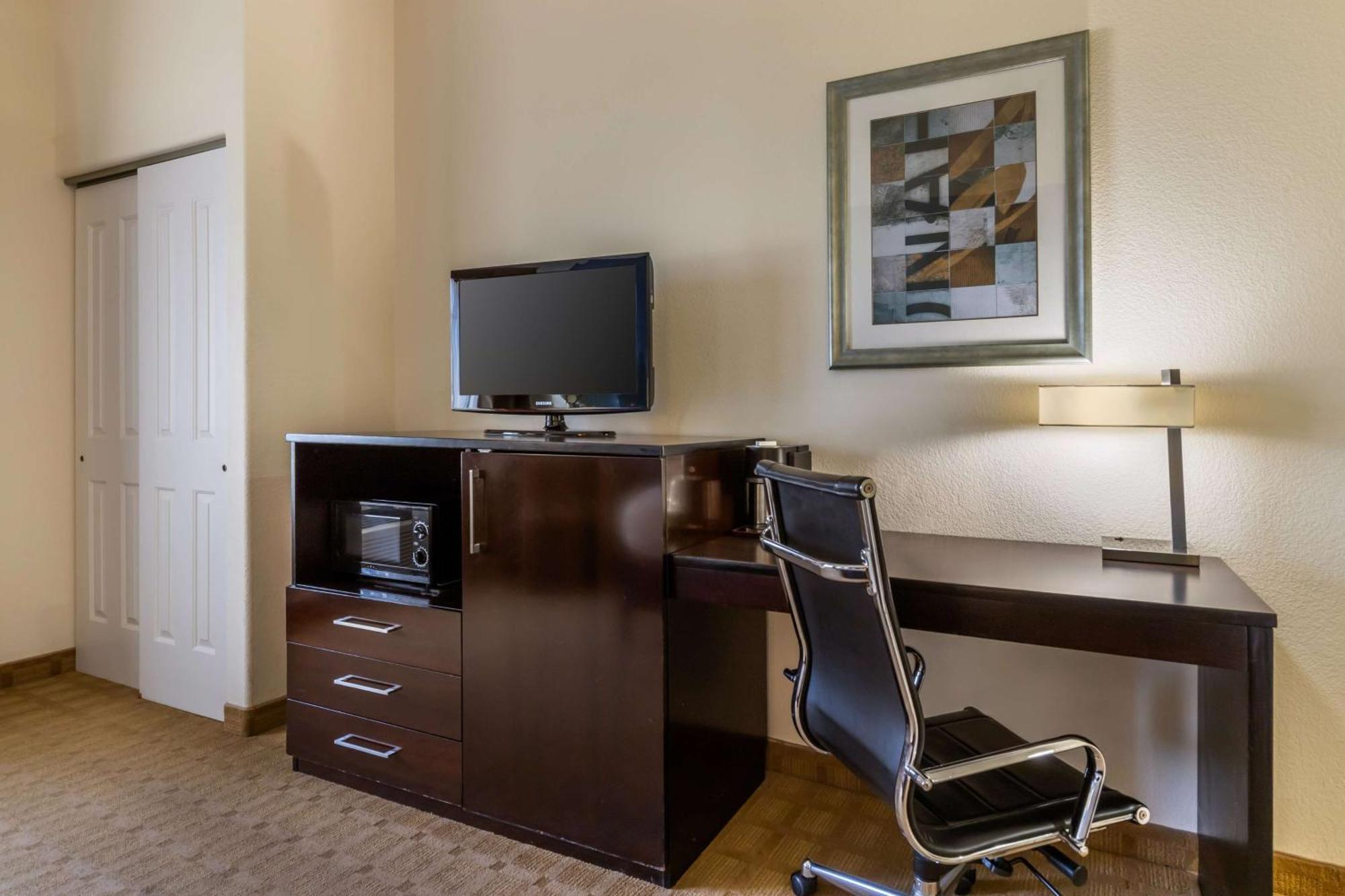 Best Western Plus Lytle Inn And Suites Exteriér fotografie
