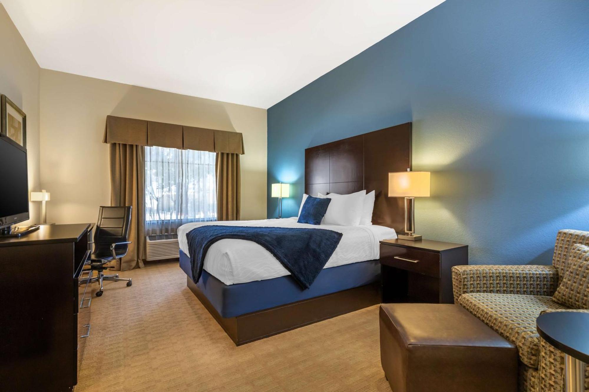 Best Western Plus Lytle Inn And Suites Exteriér fotografie