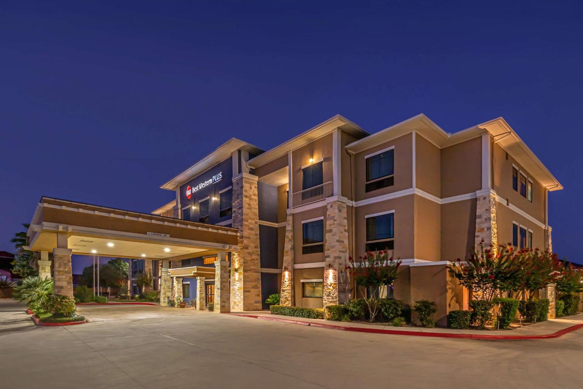 Best Western Plus Lytle Inn And Suites Exteriér fotografie