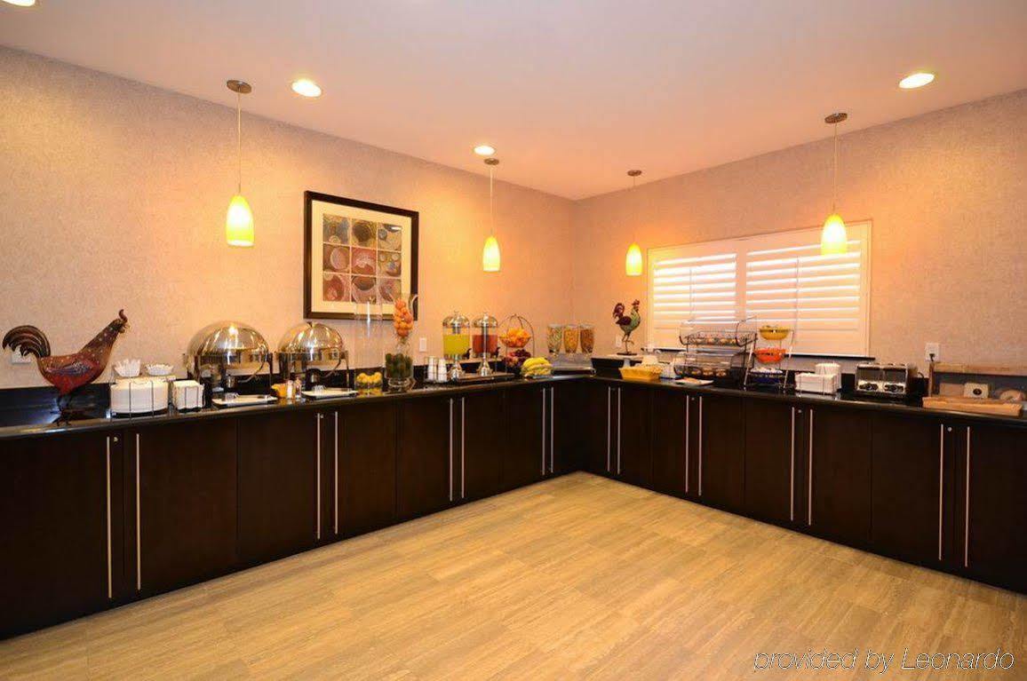 Best Western Plus Lytle Inn And Suites Exteriér fotografie