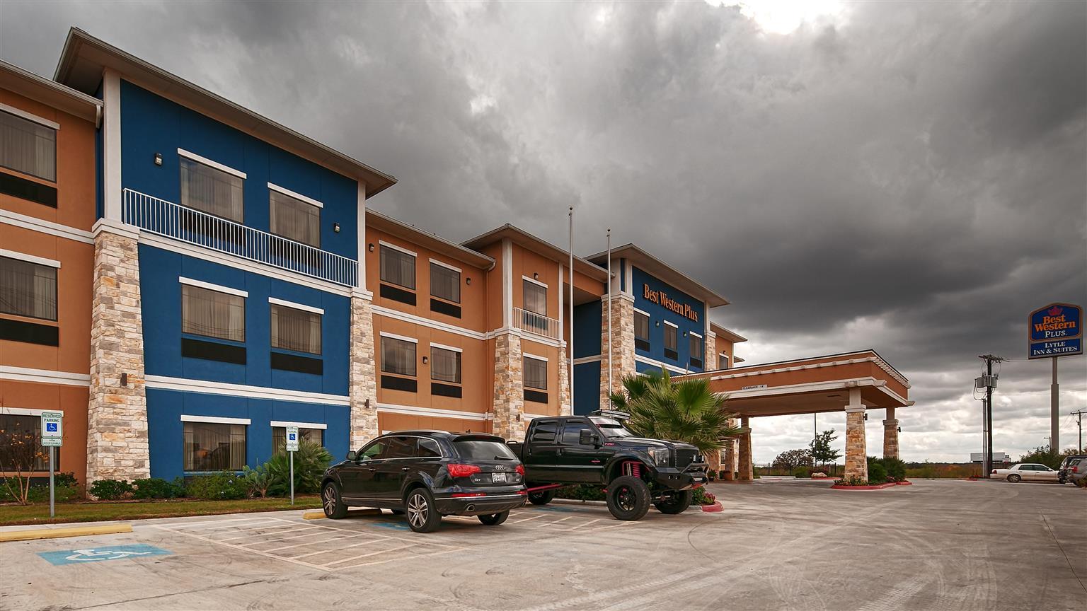Best Western Plus Lytle Inn And Suites Exteriér fotografie